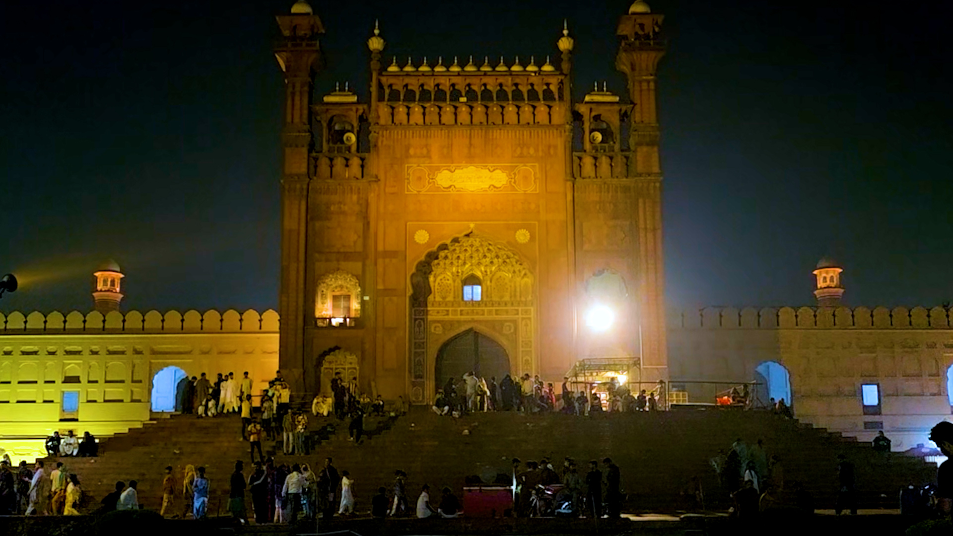 Lahore Fort night tour: Echoes of kings, mirrors, music, memory